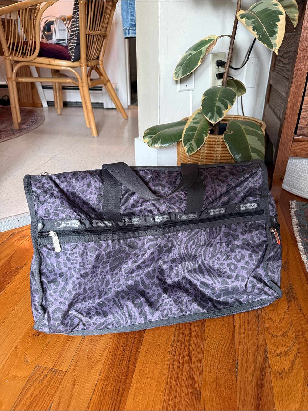 LESPORTSAC LARGE WEEKENDER BAG